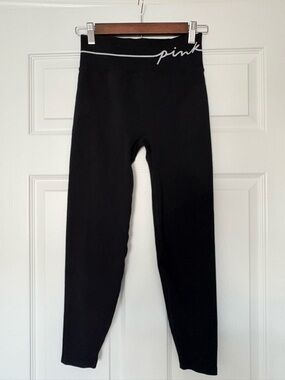 PINK Victoria's Secret Woman’s Black Seamless Active Leggings Small Short